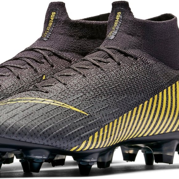 flyknit soccer shoes